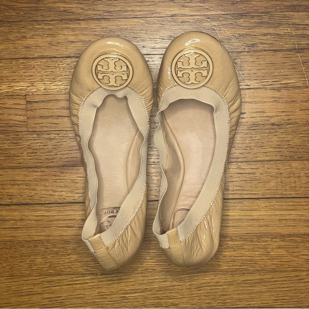 Tory Burch | Caroline Ballet Flat | Tan Patent Leather Like-New